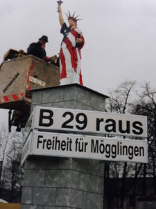 Miss Liberty im Ostalbkreis, Protest für den Bau der Umgehungsstraße Mögglingen